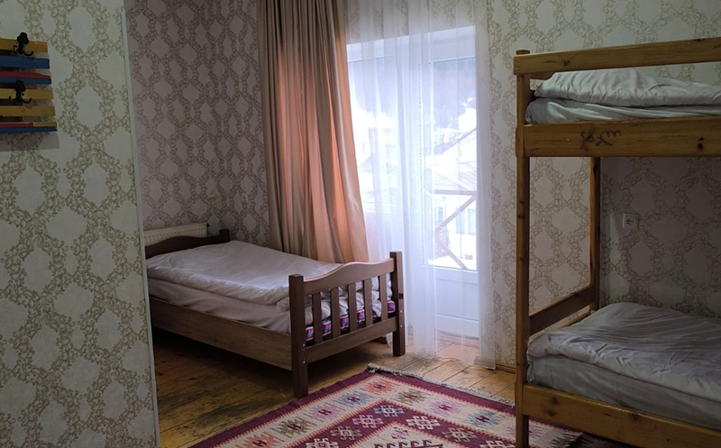 ბაკურიანში ნომრები 1, 2, 3, 4, 5 ან 6 სტუმარზე სამჯერადი კვებით