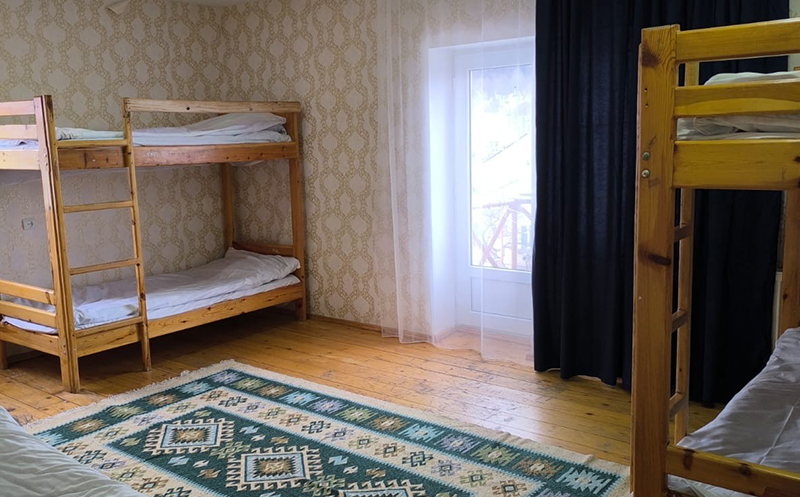 ბაკურიანში ნომრები 1, 2, 3, 4, 5 ან 6 სტუმარზე სამჯერადი კვებით