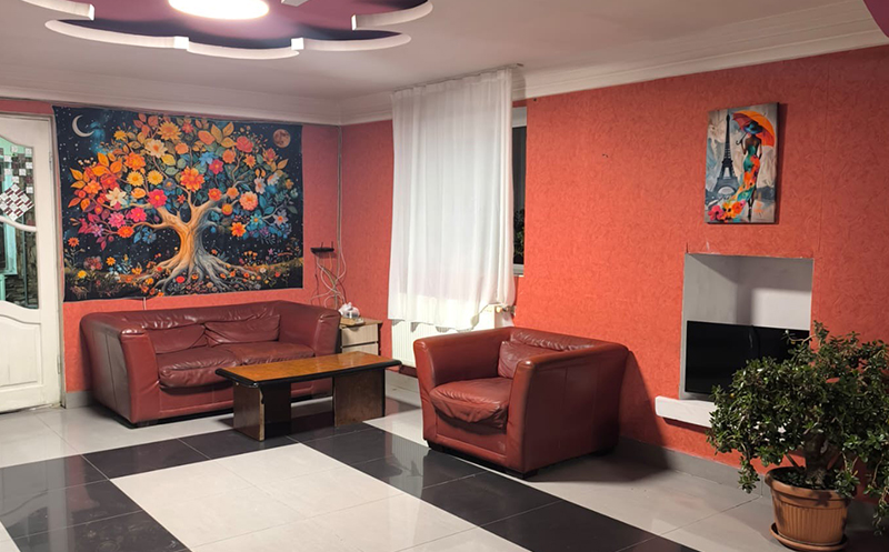 ბაკურიანში ნომრები 1, 2, 3, 4, 5 ან 6 სტუმარზე სამჯერადი კვებით